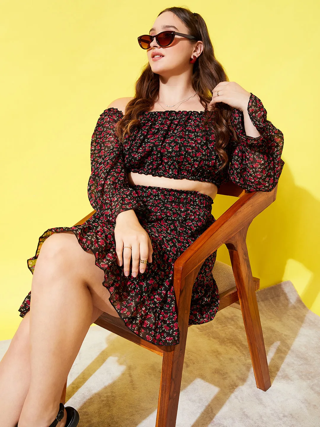 Berrylush Women Plus Size Black & Red Floral Printed Off-Shoulder Neck Slip-On Ruffled Crop Top & Mini Skirt Co-Ord Set