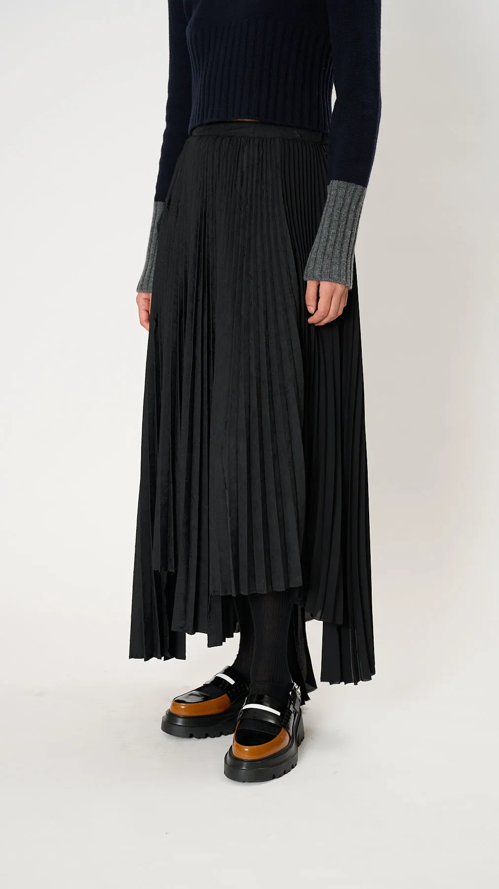 Pleated Long Skirt in Black