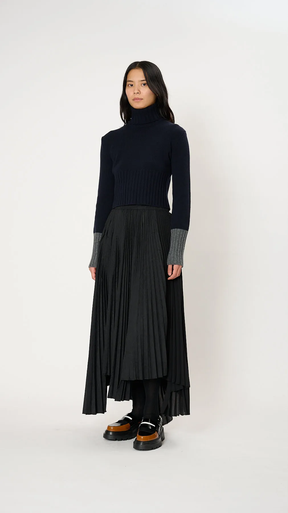 Pleated Long Skirt in Black